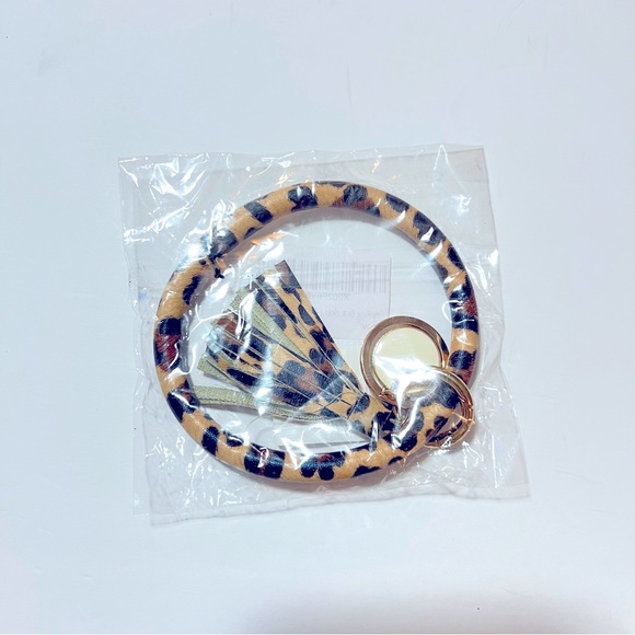 Leopard Tan, Brown Tassel and Black Key Ring Holder Girl Bracelet - Picture 2 of 6